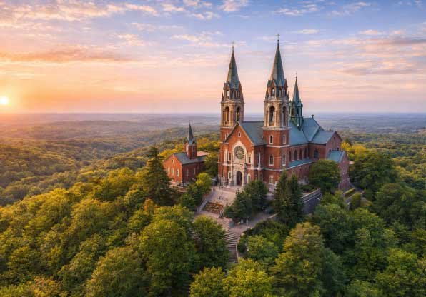 Holy-Hill-Basilica-Destinations-web-site-Monarca-Chicago-Tours-